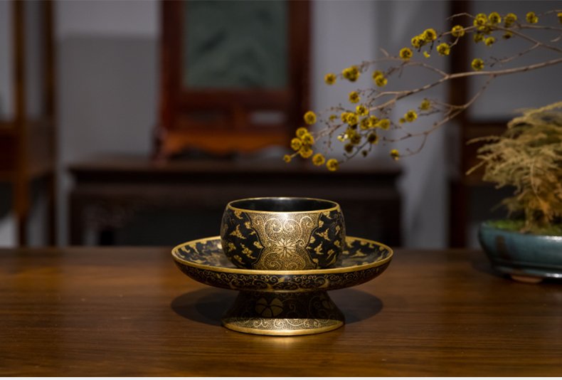 Black Lacquer Gold-Painted Cloud and Dragon Pattern Cup Stand